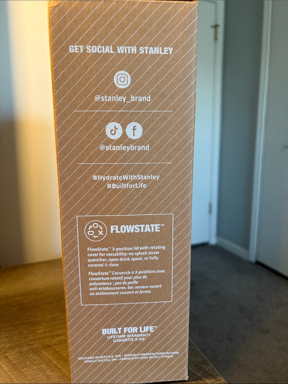 Stanley x LoveShackFancy 40 oz Quencher H2.0 Floral Tumbler NIB - Picture 7 of 7